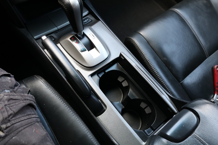 2011 Honda Accord Crosstour 4WD 5dr EX-L, available for sale in Bristol, Connecticut | Dealmax Motors LLC. Bristol, Connecticut 2011 Honda Accord Crosstour 4WD 5dr EX-L, available for sale in Bristol, Connecticut | Dealmax Motors LLC. Bristol, Connecticut