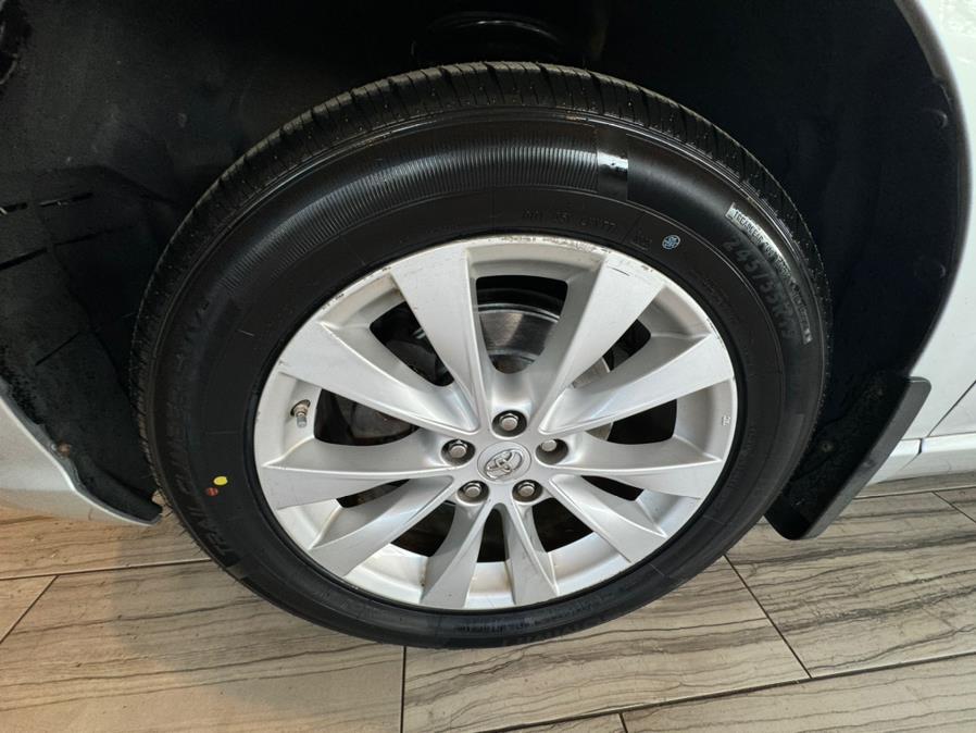 2013 Toyota Venza 4dr Wgn I4 AWD LE (Natl), available for sale in West Hartford, Connecticut | AutoMax. West Hartford, Connecticut 2013 Toyota Venza 4dr Wgn I4 AWD LE (Natl), available for sale in West Hartford, Connecticut | AutoMax. West Hartford, Connecticut