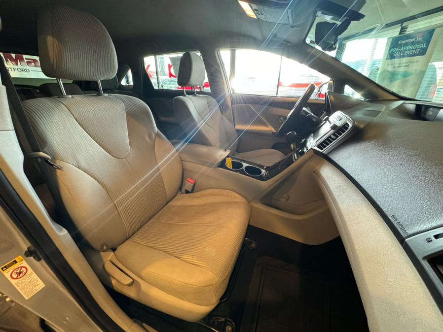 2013 Toyota Venza 4dr Wgn I4 AWD LE (Natl), available for sale in West Hartford, Connecticut | AutoMax. West Hartford, Connecticut 2013 Toyota Venza 4dr Wgn I4 AWD LE (Natl), available for sale in West Hartford, Connecticut | AutoMax. West Hartford, Connecticut