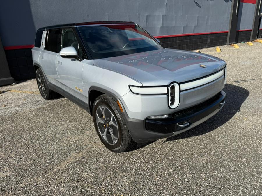 2023 Rivian R1S Adventure Quad-Motor Large Pack, available for sale in New Windsor, New York | Prestige Pre-Owned Motors Inc. New Windsor, New York 2023 Rivian R1S Adventure Quad-Motor Large Pack, available for sale in New Windsor, New York | Prestige Pre-Owned Motors Inc. New Windsor, New York