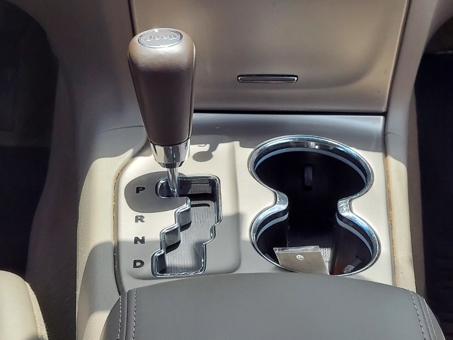 2011 Jeep Grand Cherokee 4WD 4dr Laredo, available for sale in East Windsor, Connecticut | United Auto Sales of E Windsor, Inc. East Windsor, Connecticut 2011 Jeep Grand Cherokee 4WD 4dr Laredo, available for sale in East Windsor, Connecticut | United Auto Sales of E Windsor, Inc. East Windsor, Connecticut