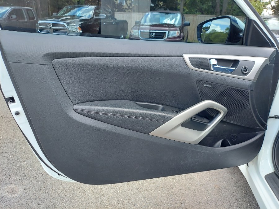 2015 Hyundai Veloster 3dr Cpe Auto, available for sale in East Windsor, Connecticut | United Auto Sales of E Windsor, Inc. East Windsor, Connecticut 2015 Hyundai Veloster 3dr Cpe Auto, available for sale in East Windsor, Connecticut | United Auto Sales of E Windsor, Inc. East Windsor, Connecticut