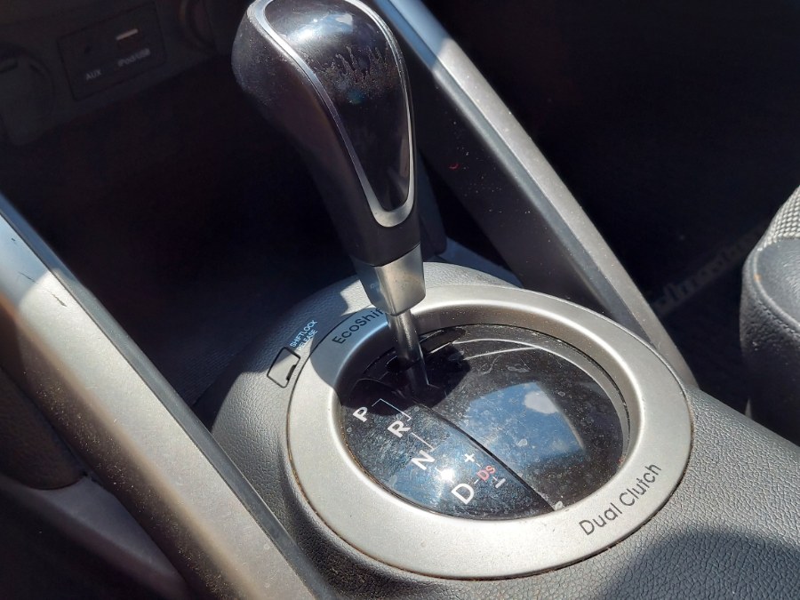 2015 Hyundai Veloster 3dr Cpe Auto, available for sale in East Windsor, Connecticut | United Auto Sales of E Windsor, Inc. East Windsor, Connecticut 2015 Hyundai Veloster 3dr Cpe Auto, available for sale in East Windsor, Connecticut | United Auto Sales of E Windsor, Inc. East Windsor, Connecticut