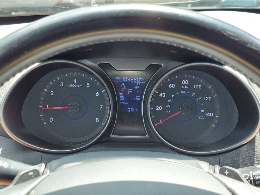 2015 Hyundai Veloster 3dr Cpe Auto, available for sale in East Windsor, Connecticut | United Auto Sales of E Windsor, Inc. East Windsor, Connecticut 2015 Hyundai Veloster 3dr Cpe Auto, available for sale in East Windsor, Connecticut | United Auto Sales of E Windsor, Inc. East Windsor, Connecticut