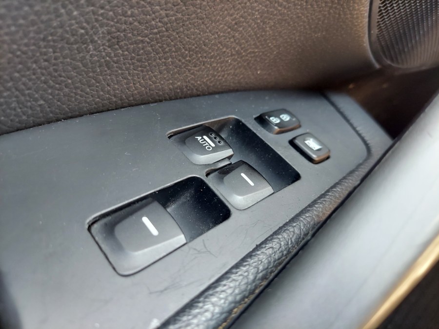 2015 Hyundai Veloster 3dr Cpe Auto, available for sale in East Windsor, Connecticut | United Auto Sales of E Windsor, Inc. East Windsor, Connecticut 2015 Hyundai Veloster 3dr Cpe Auto, available for sale in East Windsor, Connecticut | United Auto Sales of E Windsor, Inc. East Windsor, Connecticut