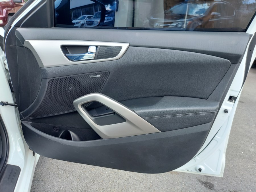 2015 Hyundai Veloster 3dr Cpe Auto, available for sale in East Windsor, Connecticut | United Auto Sales of E Windsor, Inc. East Windsor, Connecticut 2015 Hyundai Veloster 3dr Cpe Auto, available for sale in East Windsor, Connecticut | United Auto Sales of E Windsor, Inc. East Windsor, Connecticut
