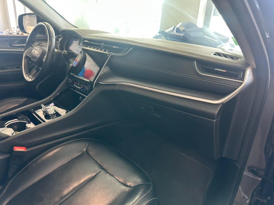 2021 Jeep Grand Cherokee L Limited 4x4, available for sale in Inwood, New York | 5 Towns Drive. Inwood, New York 2021 Jeep Grand Cherokee L Limited 4x4, available for sale in Inwood, New York | 5 Towns Drive. Inwood, New York