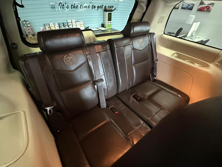 2011 Cadillac Escalade AWD 4dr Platinum Edition, available for sale in Inwood, New York | 5 Towns Drive. Inwood, New York 2011 Cadillac Escalade AWD 4dr Platinum Edition, available for sale in Inwood, New York | 5 Towns Drive. Inwood, New York