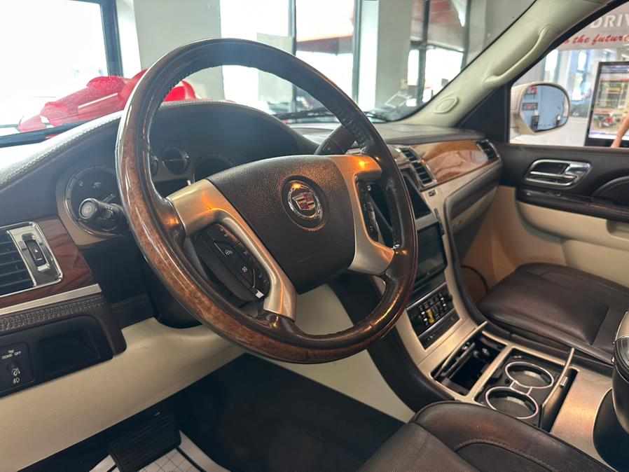 2011 Cadillac Escalade AWD 4dr Platinum Edition, available for sale in Inwood, New York | 5 Towns Drive. Inwood, New York 2011 Cadillac Escalade AWD 4dr Platinum Edition, available for sale in Inwood, New York | 5 Towns Drive. Inwood, New York