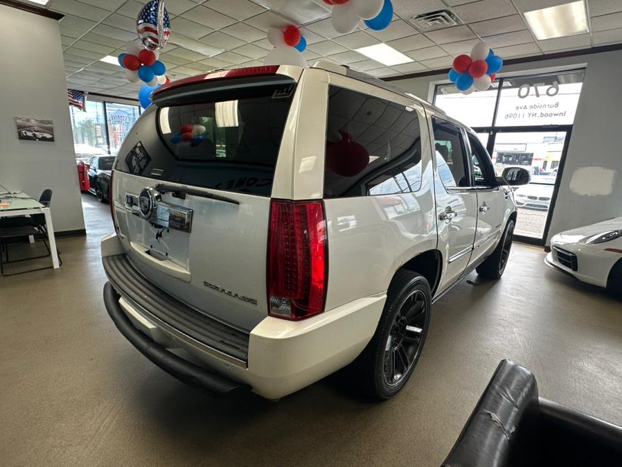 2011 Cadillac Escalade AWD 4dr Platinum Edition, available for sale in Inwood, New York | 5 Towns Drive. Inwood, New York 2011 Cadillac Escalade AWD 4dr Platinum Edition, available for sale in Inwood, New York | 5 Towns Drive. Inwood, New York