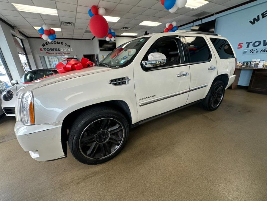 2011 Cadillac Escalade AWD 4dr Platinum Edition, available for sale in Inwood, New York | 5 Towns Drive. Inwood, New York 2011 Cadillac Escalade AWD 4dr Platinum Edition, available for sale in Inwood, New York | 5 Towns Drive. Inwood, New York