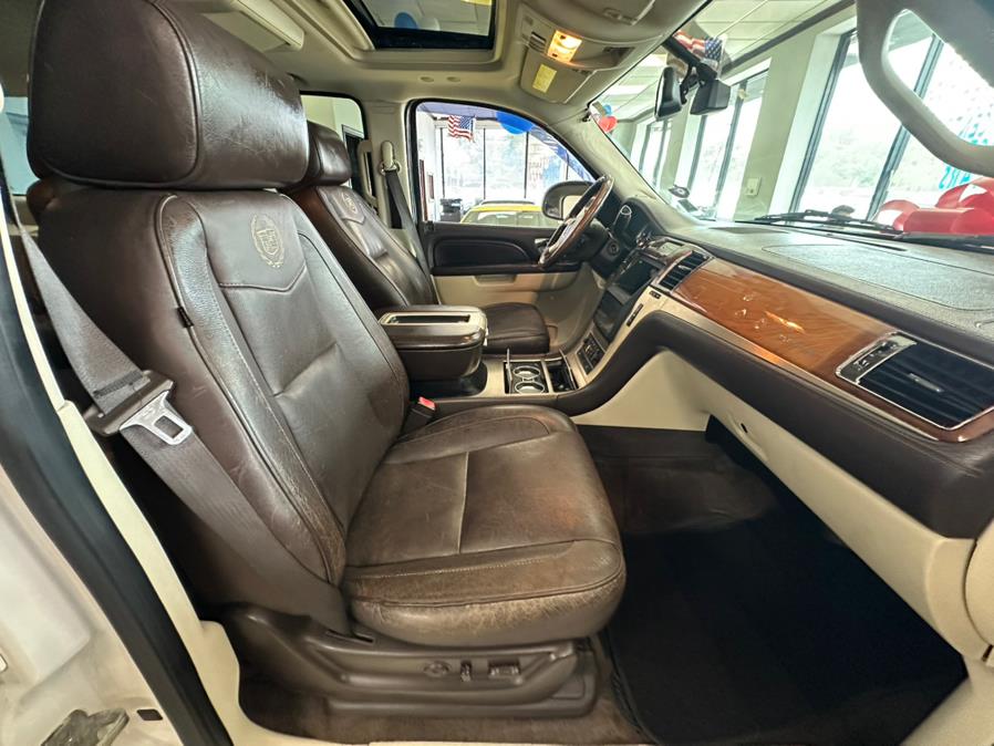 2011 Cadillac Escalade AWD 4dr Platinum Edition, available for sale in Inwood, New York | 5 Towns Drive. Inwood, New York 2011 Cadillac Escalade AWD 4dr Platinum Edition, available for sale in Inwood, New York | 5 Towns Drive. Inwood, New York