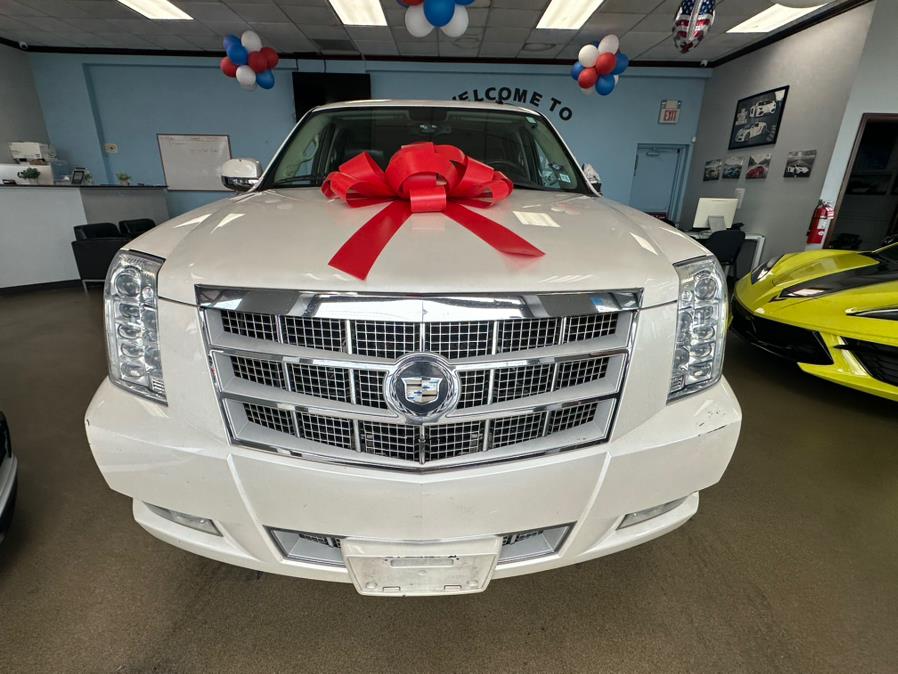 2011 Cadillac Escalade AWD 4dr Platinum Edition, available for sale in Inwood, New York | 5 Towns Drive. Inwood, New York 2011 Cadillac Escalade AWD 4dr Platinum Edition, available for sale in Inwood, New York | 5 Towns Drive. Inwood, New York