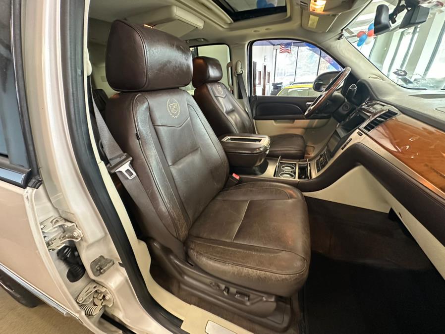 2011 Cadillac Escalade AWD 4dr Platinum Edition, available for sale in Inwood, New York | 5 Towns Drive. Inwood, New York 2011 Cadillac Escalade AWD 4dr Platinum Edition, available for sale in Inwood, New York | 5 Towns Drive. Inwood, New York
