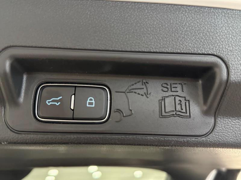 2020 Ford Explorer XLT 4WD, available for sale in Maple Shade, New Jersey | Car Revolution. Maple Shade, New Jersey 2020 Ford Explorer XLT 4WD, available for sale in Maple Shade, New Jersey | Car Revolution. Maple Shade, New Jersey