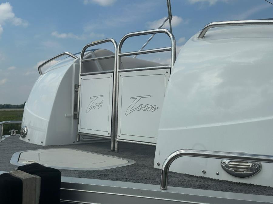 2008 JC 246 Tritoon, available for sale in Darien, Wisconsin | Geneva Motor Cars. Darien, Wisconsin