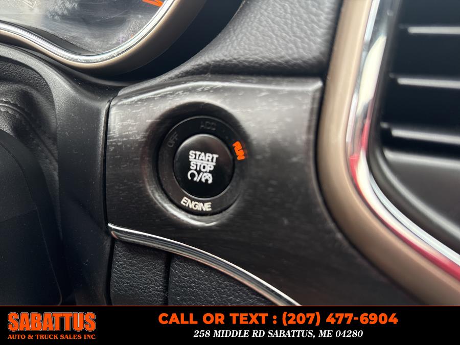 2015 Jeep Grand Cherokee 4WD 4dr Limited, available for sale in Sabattus, Maine | Sabattus Auto and Truck Sales Inc. Sabattus, Maine 2015 Jeep Grand Cherokee 4WD 4dr Limited, available for sale in Sabattus, Maine | Sabattus Auto and Truck Sales Inc. Sabattus, Maine