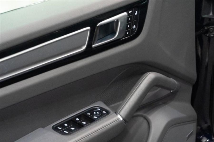 2022 Porsche Cayenne Platinum Edition, available for sale in Woodside, New York | Drive Central. Woodside, New York 2022 Porsche Cayenne Platinum Edition, available for sale in Woodside, New York | Drive Central. Woodside, New York