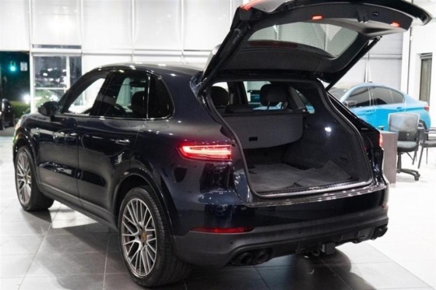 2022 Porsche Cayenne Platinum Edition, available for sale in Woodside, New York | Drive Central. Woodside, New York 2022 Porsche Cayenne Platinum Edition, available for sale in Woodside, New York | Drive Central. Woodside, New York
