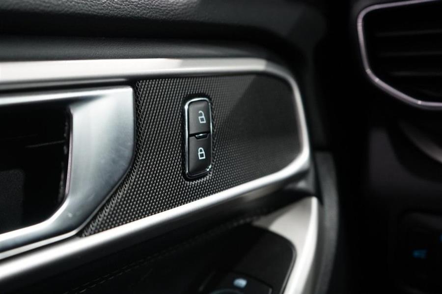 2021 Ford Explorer XLT, available for sale in Woodside, New York | Drive Central. Woodside, New York 2021 Ford Explorer XLT, available for sale in Woodside, New York | Drive Central. Woodside, New York