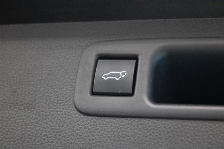 2020 Toyota Highlander XLE, available for sale in Woodside, New York | Drive Central. Woodside, New York 2020 Toyota Highlander XLE, available for sale in Woodside, New York | Drive Central. Woodside, New York