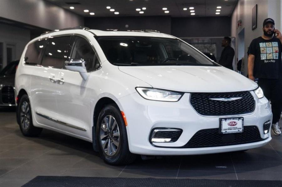 2021 Chrysler Pacifica Hybrid Limited, available for sale in Woodside, New York | Drive Central. Woodside, New York 2021 Chrysler Pacifica Hybrid Limited, available for sale in Woodside, New York | Drive Central. Woodside, New York
