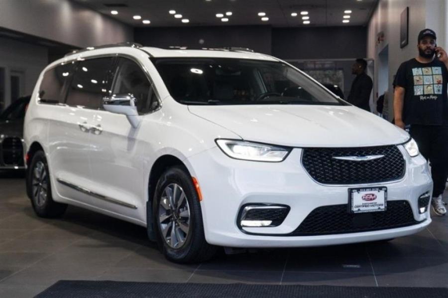 2021 Chrysler Pacifica Hybrid Limited, available for sale in Woodside, New York | Drive Central. Woodside, New York 2021 Chrysler Pacifica Hybrid Limited, available for sale in Woodside, New York | Drive Central. Woodside, New York