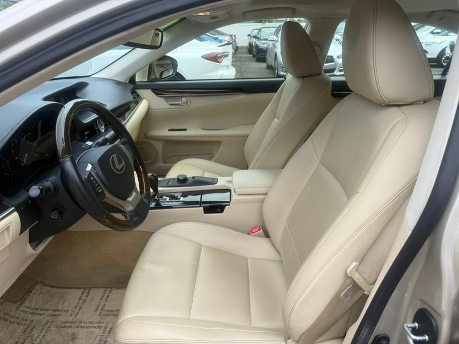 2013 Lexus ES 350 4dr Sdn, available for sale in Hartford, Connecticut | VEB Auto Sales. Hartford, Connecticut 2013 Lexus ES 350 4dr Sdn, available for sale in Hartford, Connecticut | VEB Auto Sales. Hartford, Connecticut