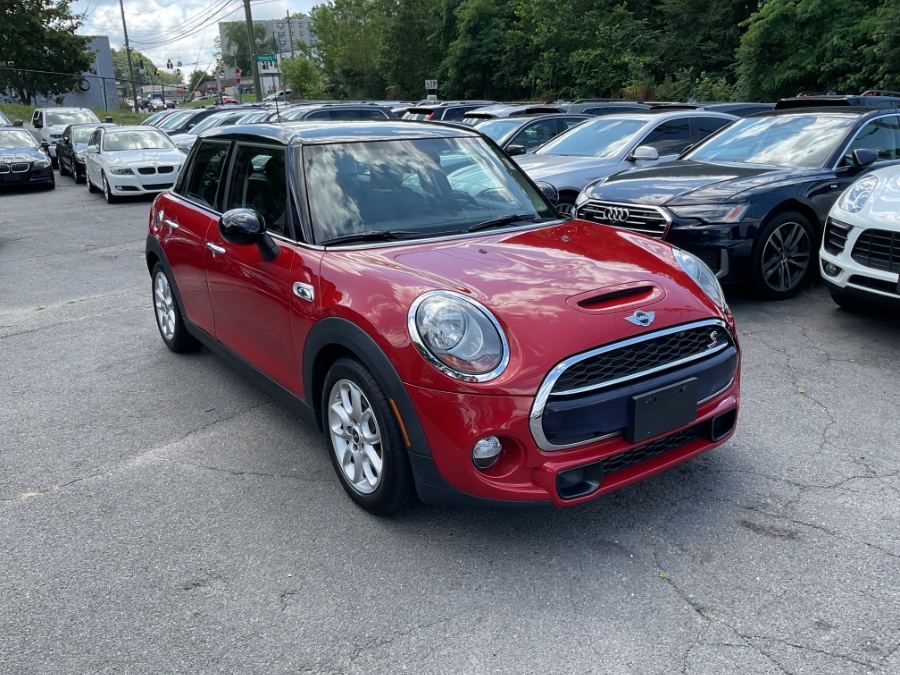 Used 2015 MINI Cooper Hardtop 4 Door in Waterbury, Connecticut | Jim Juliani Motors. Waterbury, Connecticut