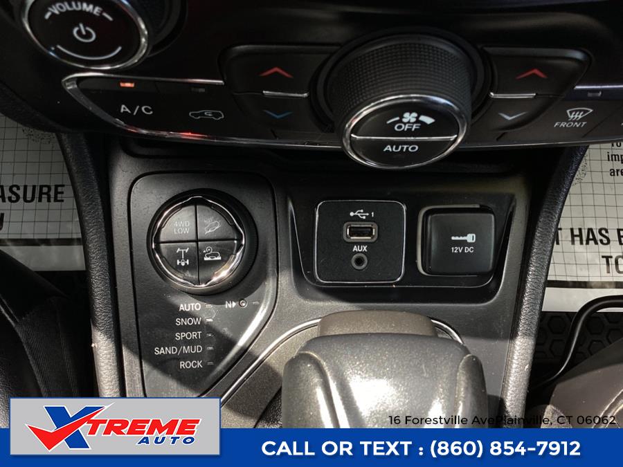 2019 Jeep Cherokee Trailhawk 4x4, available for sale in Plainville, Connecticut | Xtreme Auto. Plainville, Connecticut 2019 Jeep Cherokee Trailhawk 4x4, available for sale in Plainville, Connecticut | Xtreme Auto. Plainville, Connecticut