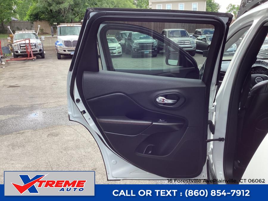 2019 Jeep Cherokee Trailhawk 4x4, available for sale in Plainville, Connecticut | Xtreme Auto. Plainville, Connecticut 2019 Jeep Cherokee Trailhawk 4x4, available for sale in Plainville, Connecticut | Xtreme Auto. Plainville, Connecticut