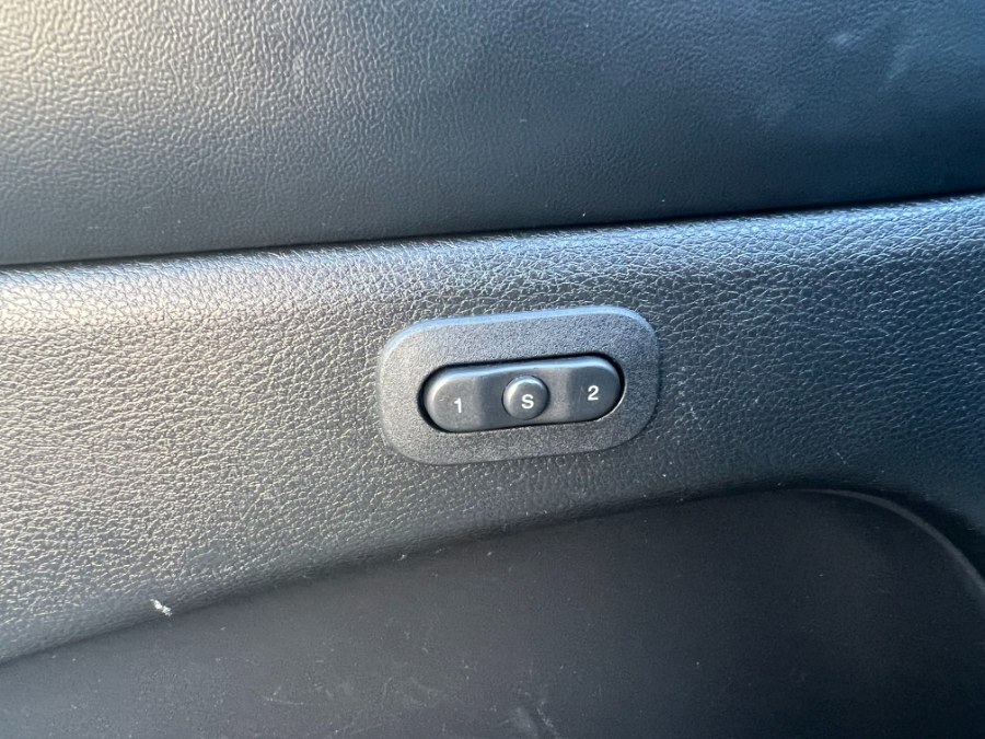 2014 Jeep Grand Cherokee 4WD 4dr Limited, available for sale in Bristol, Connecticut | Bristol Auto Center LLC. Bristol, Connecticut 2014 Jeep Grand Cherokee 4WD 4dr Limited, available for sale in Bristol, Connecticut | Bristol Auto Center LLC. Bristol, Connecticut