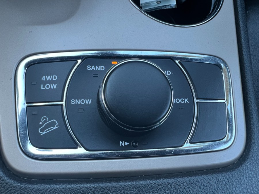 2014 Jeep Grand Cherokee 4WD 4dr Limited, available for sale in Bristol, Connecticut | Bristol Auto Center LLC. Bristol, Connecticut 2014 Jeep Grand Cherokee 4WD 4dr Limited, available for sale in Bristol, Connecticut | Bristol Auto Center LLC. Bristol, Connecticut