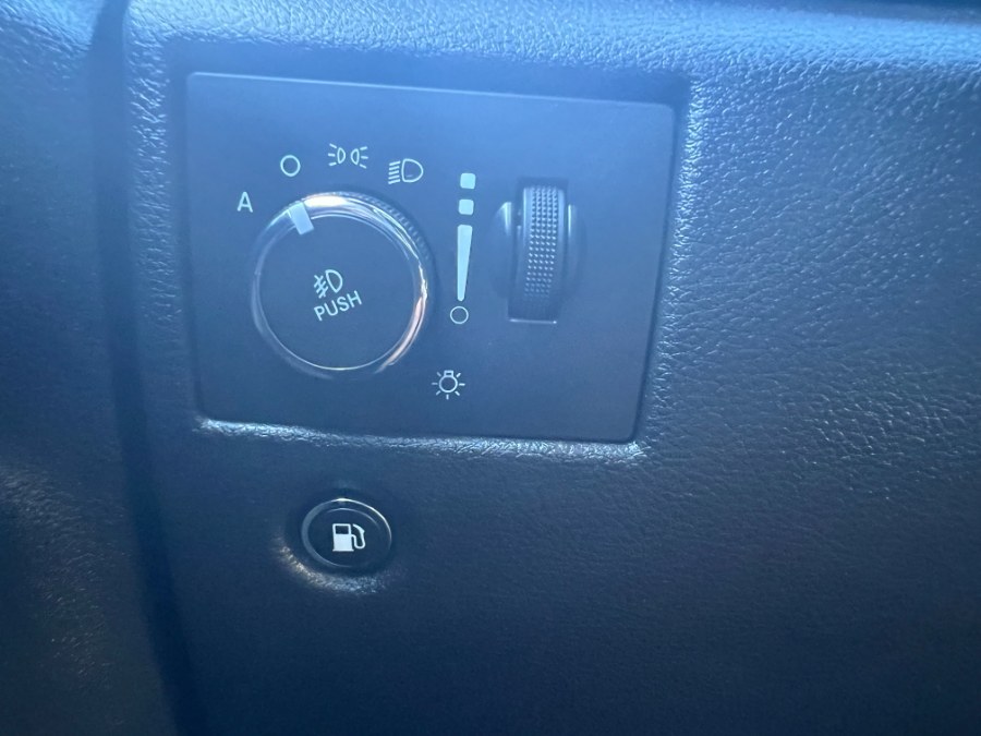 2014 Jeep Grand Cherokee 4WD 4dr Limited, available for sale in Bristol, Connecticut | Bristol Auto Center LLC. Bristol, Connecticut 2014 Jeep Grand Cherokee 4WD 4dr Limited, available for sale in Bristol, Connecticut | Bristol Auto Center LLC. Bristol, Connecticut