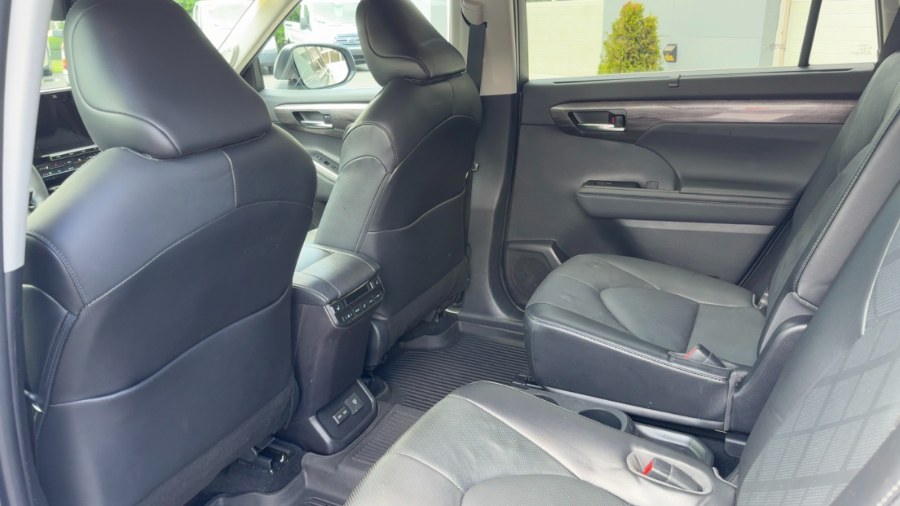 2022 Toyota Highlander Platinum AWD (Natl), available for sale in Waterbury, Connecticut | West End Automotive Center. Waterbury, Connecticut 2022 Toyota Highlander Platinum AWD (Natl), available for sale in Waterbury, Connecticut | West End Automotive Center. Waterbury, Connecticut