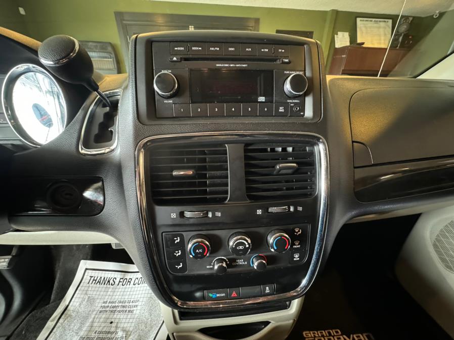 2013 Dodge Grand Caravan 4dr Wgn SE, available for sale in West Hartford, Connecticut | AutoMax. West Hartford, Connecticut 2013 Dodge Grand Caravan 4dr Wgn SE, available for sale in West Hartford, Connecticut | AutoMax. West Hartford, Connecticut