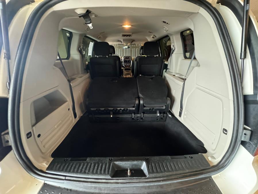 2013 Dodge Grand Caravan 4dr Wgn SE, available for sale in West Hartford, Connecticut | AutoMax. West Hartford, Connecticut 2013 Dodge Grand Caravan 4dr Wgn SE, available for sale in West Hartford, Connecticut | AutoMax. West Hartford, Connecticut