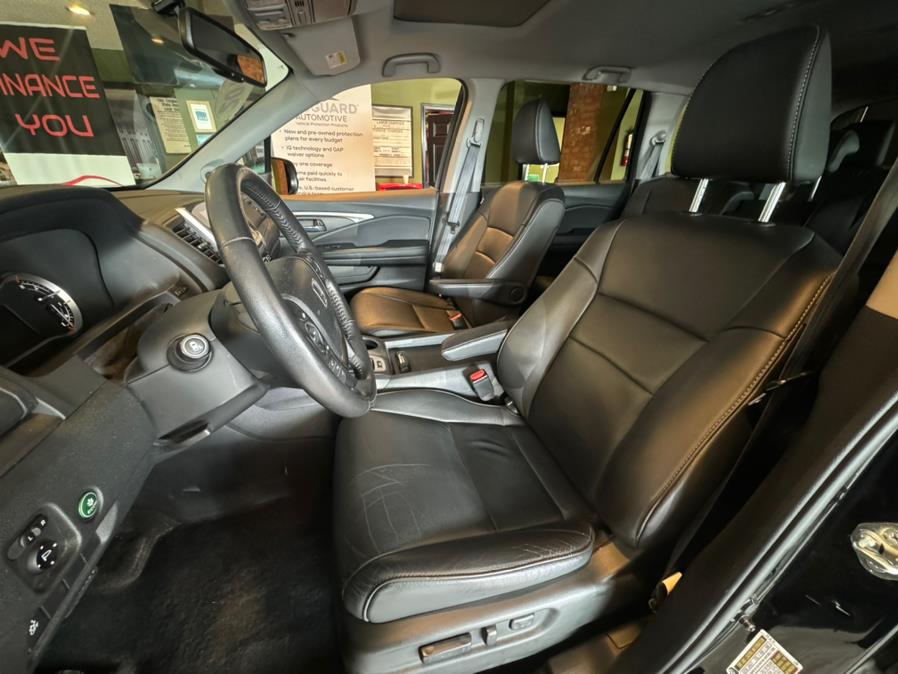 2017 Honda Pilot EX-L AWD, available for sale in West Hartford, Connecticut | AutoMax. West Hartford, Connecticut 2017 Honda Pilot EX-L AWD, available for sale in West Hartford, Connecticut | AutoMax. West Hartford, Connecticut