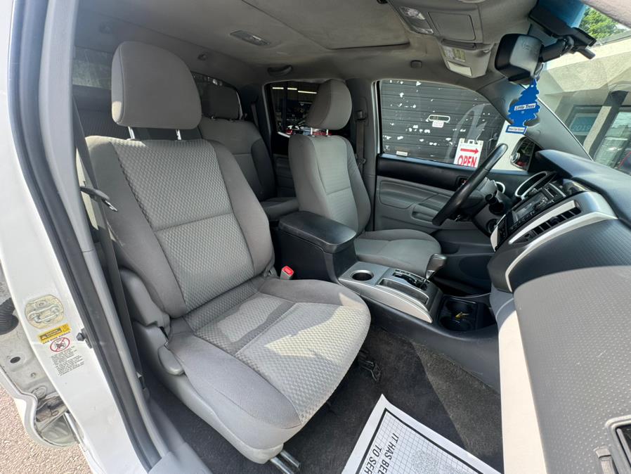 2013 Toyota Tacoma 4WD Double Cab LB V6 AT (Natl), available for sale in West Hartford, Connecticut | AutoMax. West Hartford, Connecticut 2013 Toyota Tacoma 4WD Double Cab LB V6 AT (Natl), available for sale in West Hartford, Connecticut | AutoMax. West Hartford, Connecticut