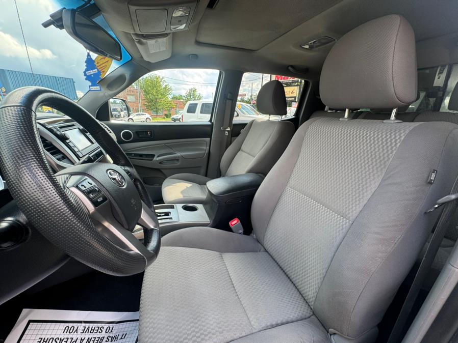 2013 Toyota Tacoma 4WD Double Cab LB V6 AT (Natl), available for sale in West Hartford, Connecticut | AutoMax. West Hartford, Connecticut 2013 Toyota Tacoma 4WD Double Cab LB V6 AT (Natl), available for sale in West Hartford, Connecticut | AutoMax. West Hartford, Connecticut