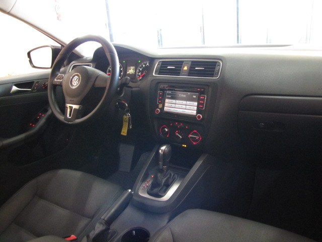 2012 Volkswagen Jetta Sedan 4dr Auto SE w/Convenience & Sunroof PZEV, available for sale in Placentia, California | Auto Network Group Inc. Placentia, California 2012 Volkswagen Jetta Sedan 4dr Auto SE w/Convenience & Sunroof PZEV, available for sale in Placentia, California | Auto Network Group Inc. Placentia, California