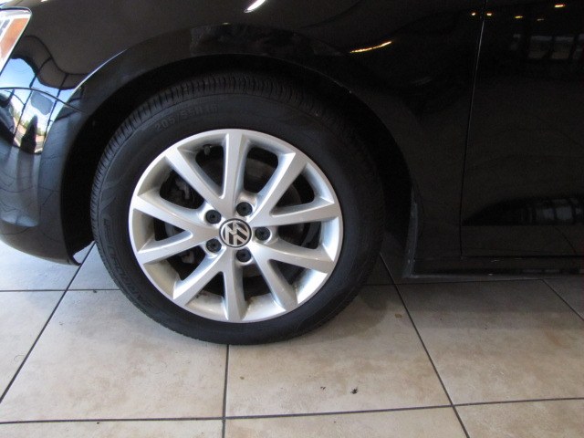 2012 Volkswagen Jetta Sedan 4dr Auto SE w/Convenience & Sunroof PZEV, available for sale in Placentia, California | Auto Network Group Inc. Placentia, California 2012 Volkswagen Jetta Sedan 4dr Auto SE w/Convenience & Sunroof PZEV, available for sale in Placentia, California | Auto Network Group Inc. Placentia, California