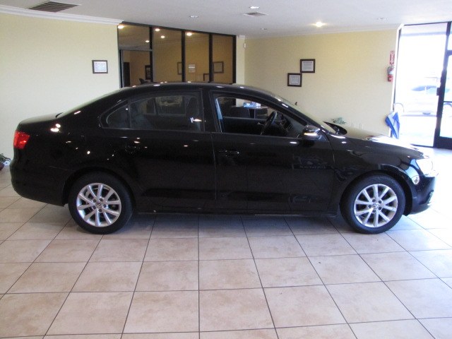 2012 Volkswagen Jetta Sedan 4dr Auto SE w/Convenience & Sunroof PZEV, available for sale in Placentia, California | Auto Network Group Inc. Placentia, California 2012 Volkswagen Jetta Sedan 4dr Auto SE w/Convenience & Sunroof PZEV, available for sale in Placentia, California | Auto Network Group Inc. Placentia, California
