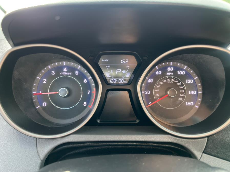 2016 Hyundai Elantra 4dr Sdn Auto SE (Alabama Plant), available for sale in Westfield, Massachusetts | Auto Wings Cop. Westfield, Massachusetts 2016 Hyundai Elantra 4dr Sdn Auto SE (Alabama Plant), available for sale in Westfield, Massachusetts | Auto Wings Cop. Westfield, Massachusetts