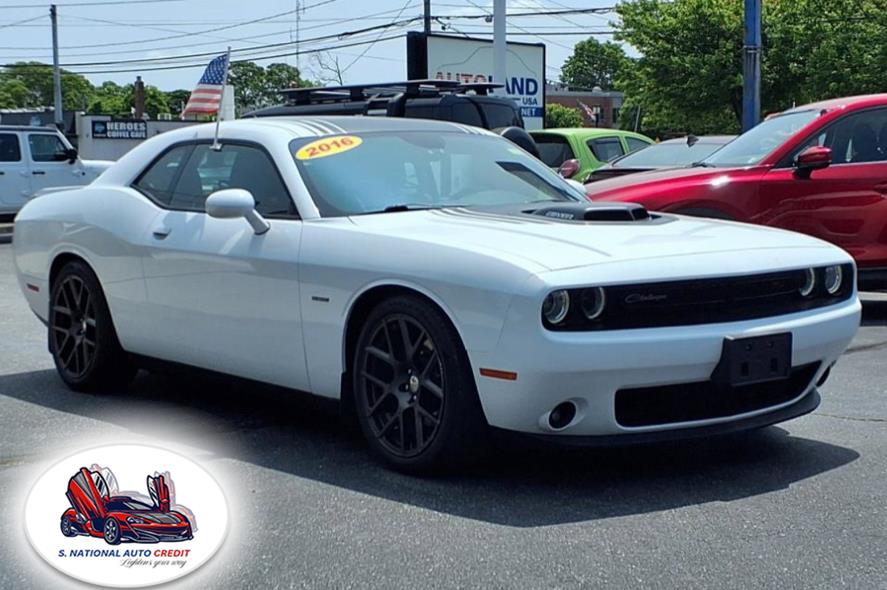 2016 Dodge Challenger 2dr Cpe R/T Plus Shaker, available for sale in Meriden, Connecticut | Sandra Auto Broker LLC. Meriden, Connecticut 2016 Dodge Challenger 2dr Cpe R/T Plus Shaker, available for sale in Meriden, Connecticut | Sandra Auto Broker LLC. Meriden, Connecticut