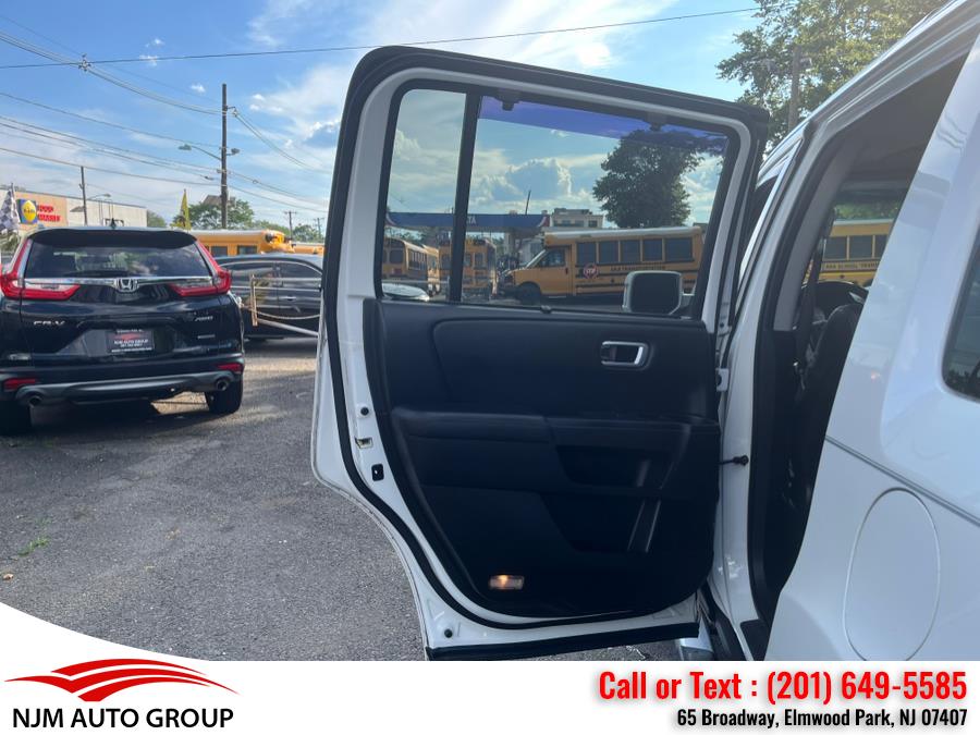 2011 Honda Pilot 4WD 4dr Touring w/RES & Navi, available for sale in Elmwood Park, New Jersey | NJM Auto Group. Elmwood Park, New Jersey 2011 Honda Pilot 4WD 4dr Touring w/RES & Navi, available for sale in Elmwood Park, New Jersey | NJM Auto Group. Elmwood Park, New Jersey