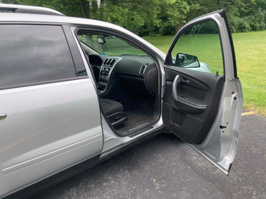 2009 GMC Acadia SLE Sport Utility 4D, available for sale in Wolcott, New York | Auto Hunter CNY. Wolcott, New York 2009 GMC Acadia SLE Sport Utility 4D, available for sale in Wolcott, New York | Auto Hunter CNY. Wolcott, New York