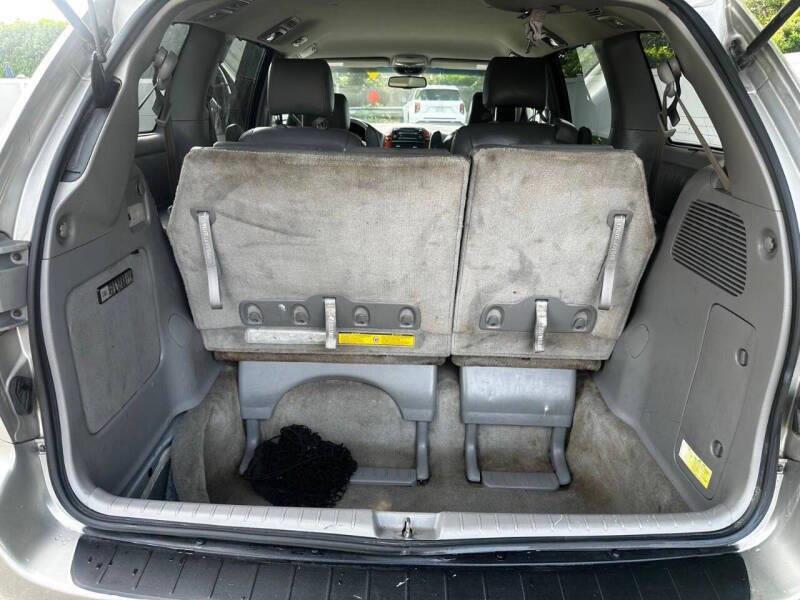 2006 Toyota Sienna XLE 7 Passenger 4dr Mini Van, available for sale in Hempstead, New York | VIP Auto Credit Express. Hempstead, New York 2006 Toyota Sienna XLE 7 Passenger 4dr Mini Van, available for sale in Hempstead, New York | VIP Auto Credit Express. Hempstead, New York