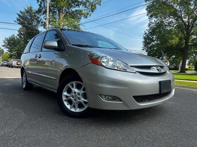 2006 Toyota Sienna XLE 7 Passenger 4dr Mini Van, available for sale in Hempstead, New York | VIP Auto Credit Express. Hempstead, New York 2006 Toyota Sienna XLE 7 Passenger 4dr Mini Van, available for sale in Hempstead, New York | VIP Auto Credit Express. Hempstead, New York