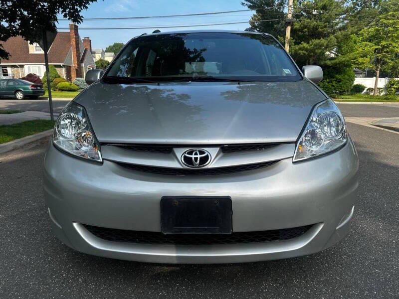 2006 Toyota Sienna XLE 7 Passenger 4dr Mini Van, available for sale in Hempstead, New York | VIP Auto Credit Express. Hempstead, New York 2006 Toyota Sienna XLE 7 Passenger 4dr Mini Van, available for sale in Hempstead, New York | VIP Auto Credit Express. Hempstead, New York